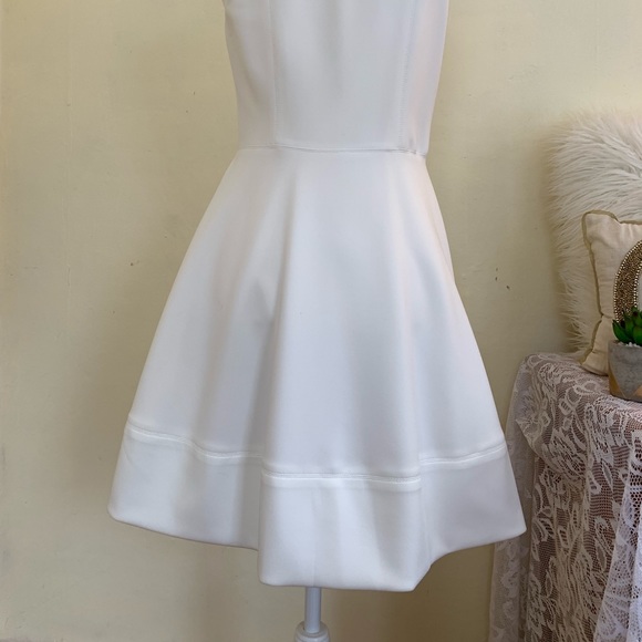 VINCE CAMUTO - Picture 4 of 8